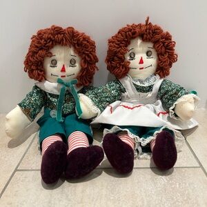 Raggedy Ann and Andy dolls
